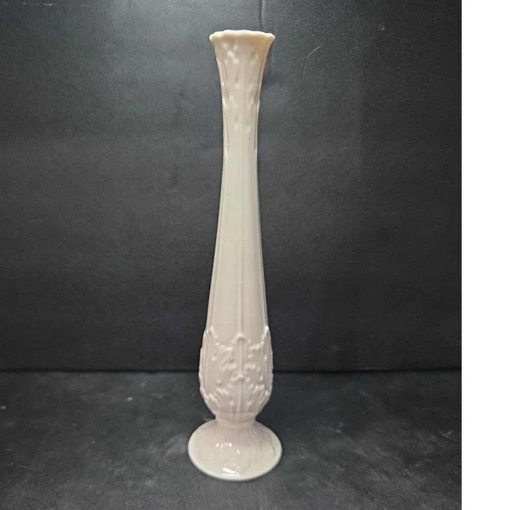 Lenox Florentine Ivory White Bud Vase, Vintage Raised Leaf Pattern, Centerpiece